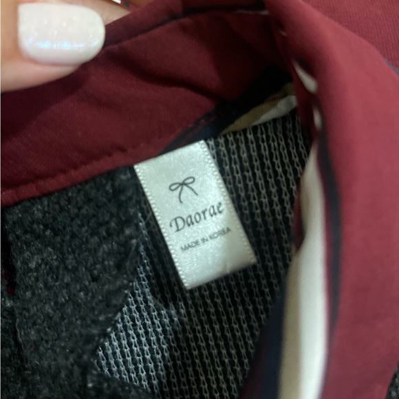 Daorae Gray Solid Sweater Vest With Striped Layered Blouse - Picture 4 of 8